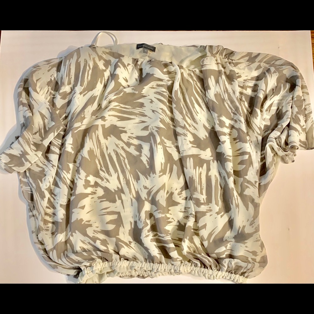 Vince Camuto top , xs  beige color  with tan